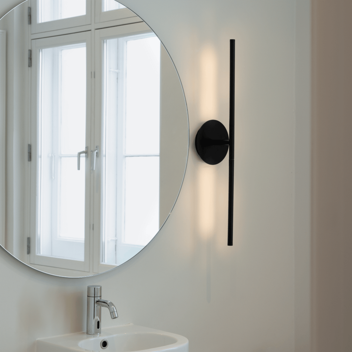 OMNI Wall Lamp