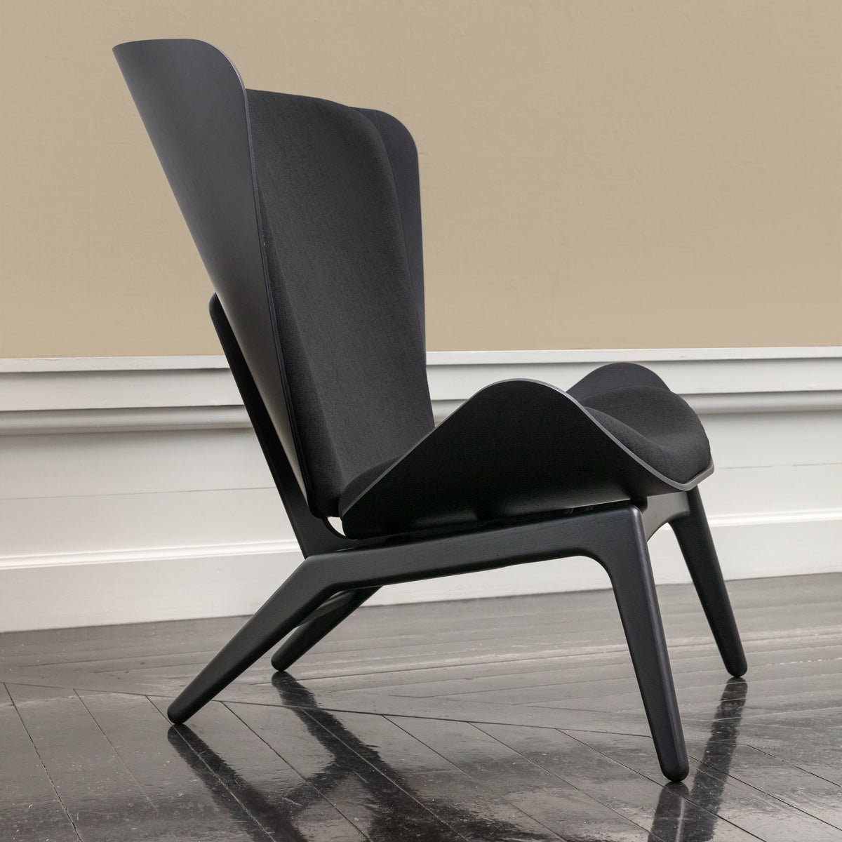 THE READER Lounge Chair