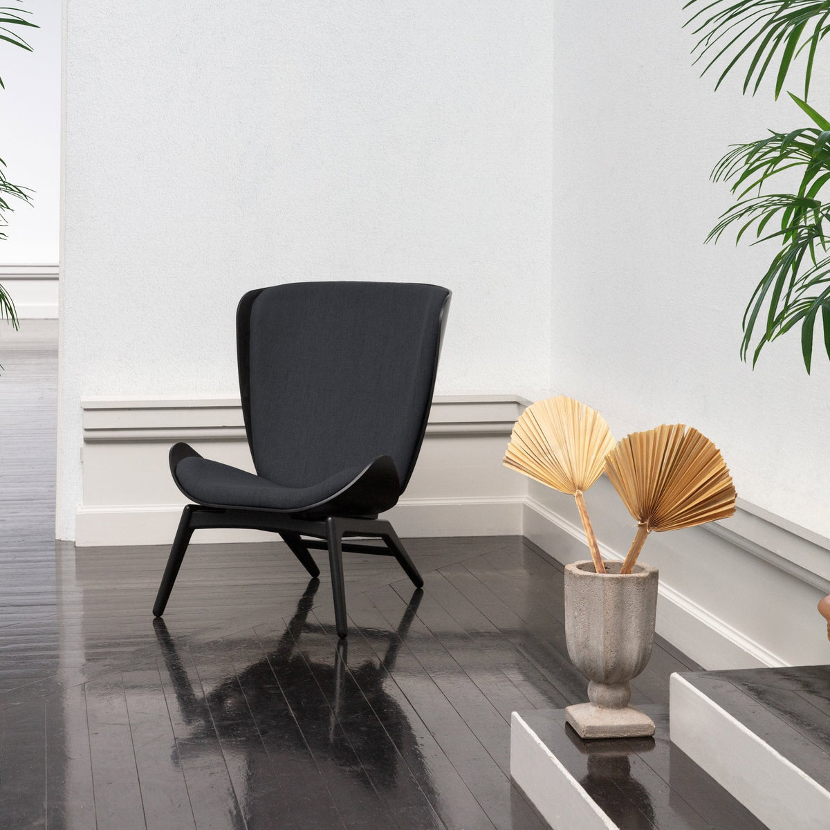 THE READER Lounge Chair