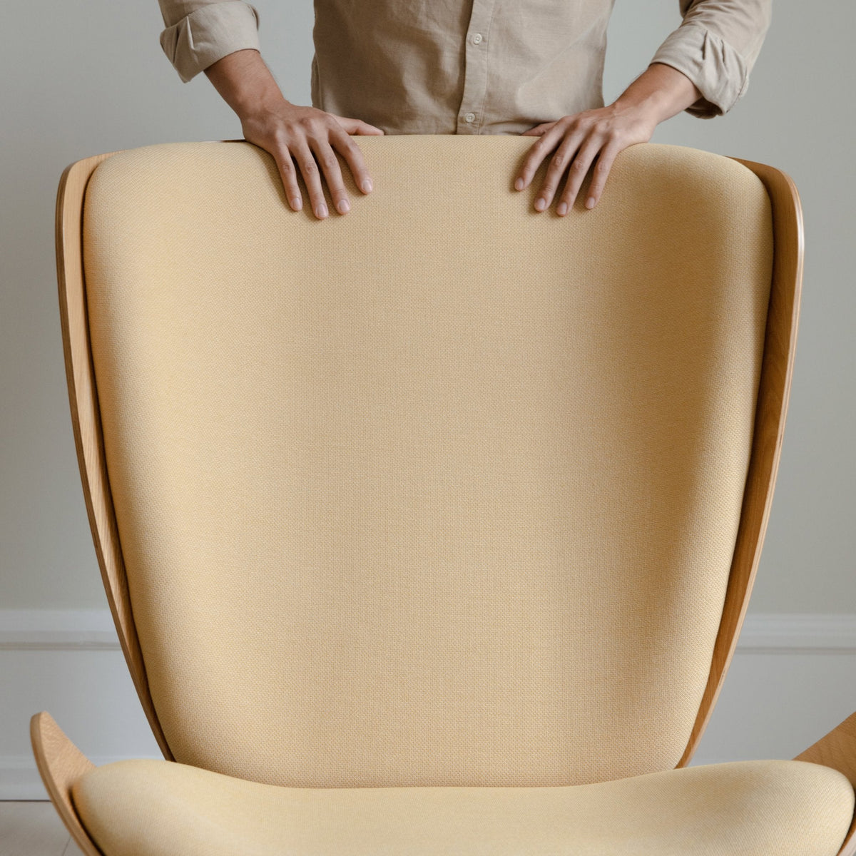 THE READER Lounge Chair