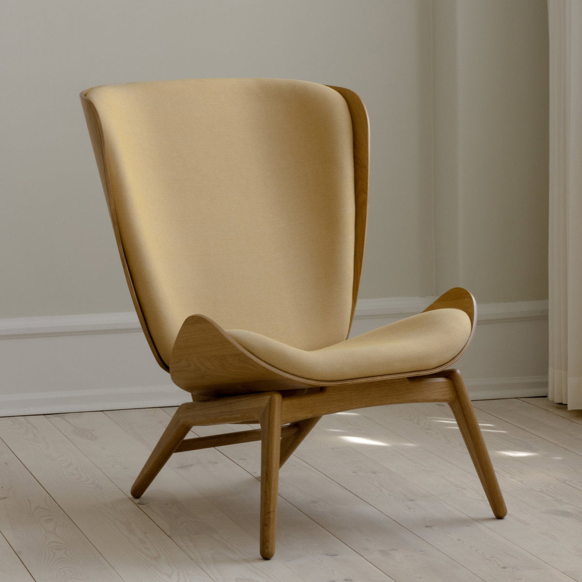 THE READER Lounge Chair
