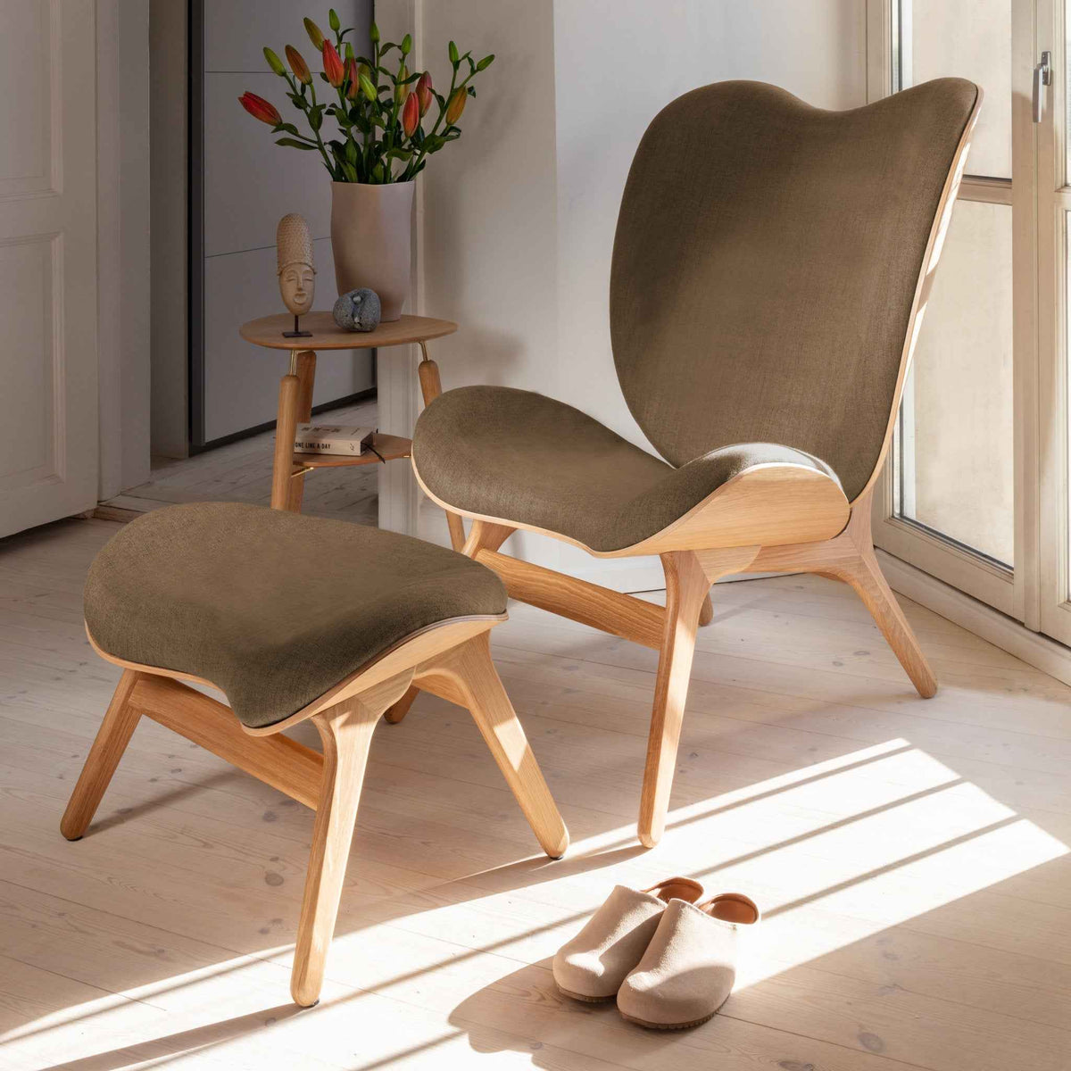 A CONVERSATION PIECE TALL Lounge Chair