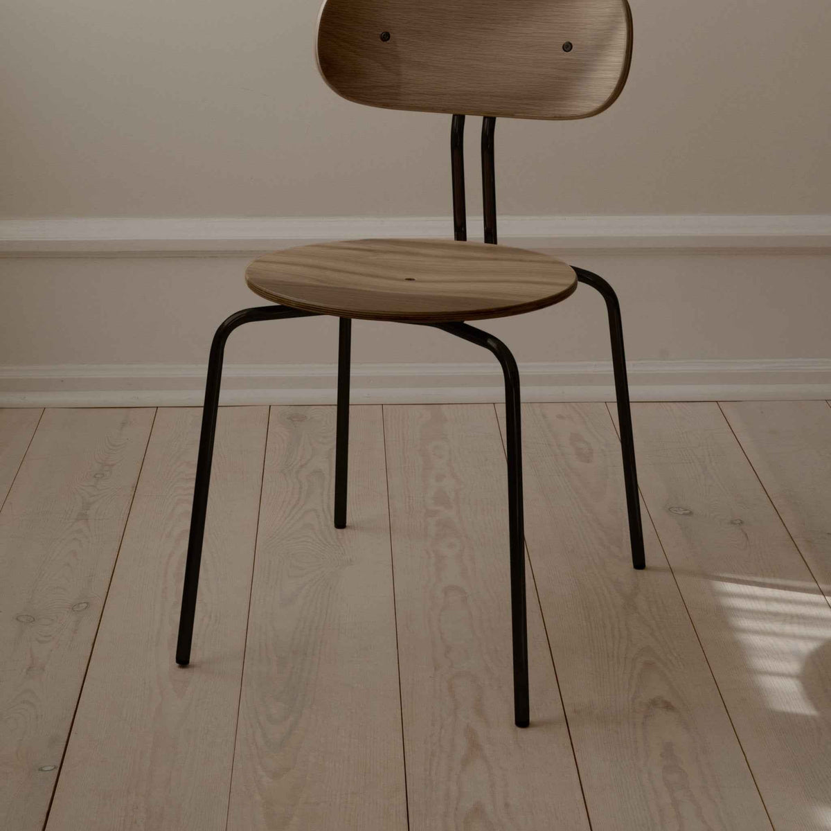 CURIOUS Dining Chair