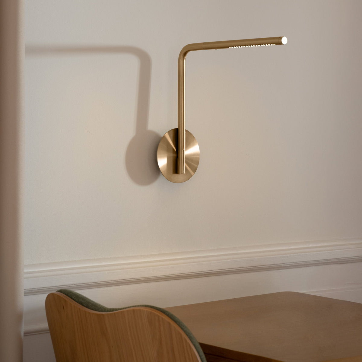 OMNI PIVOT Wall Lamp