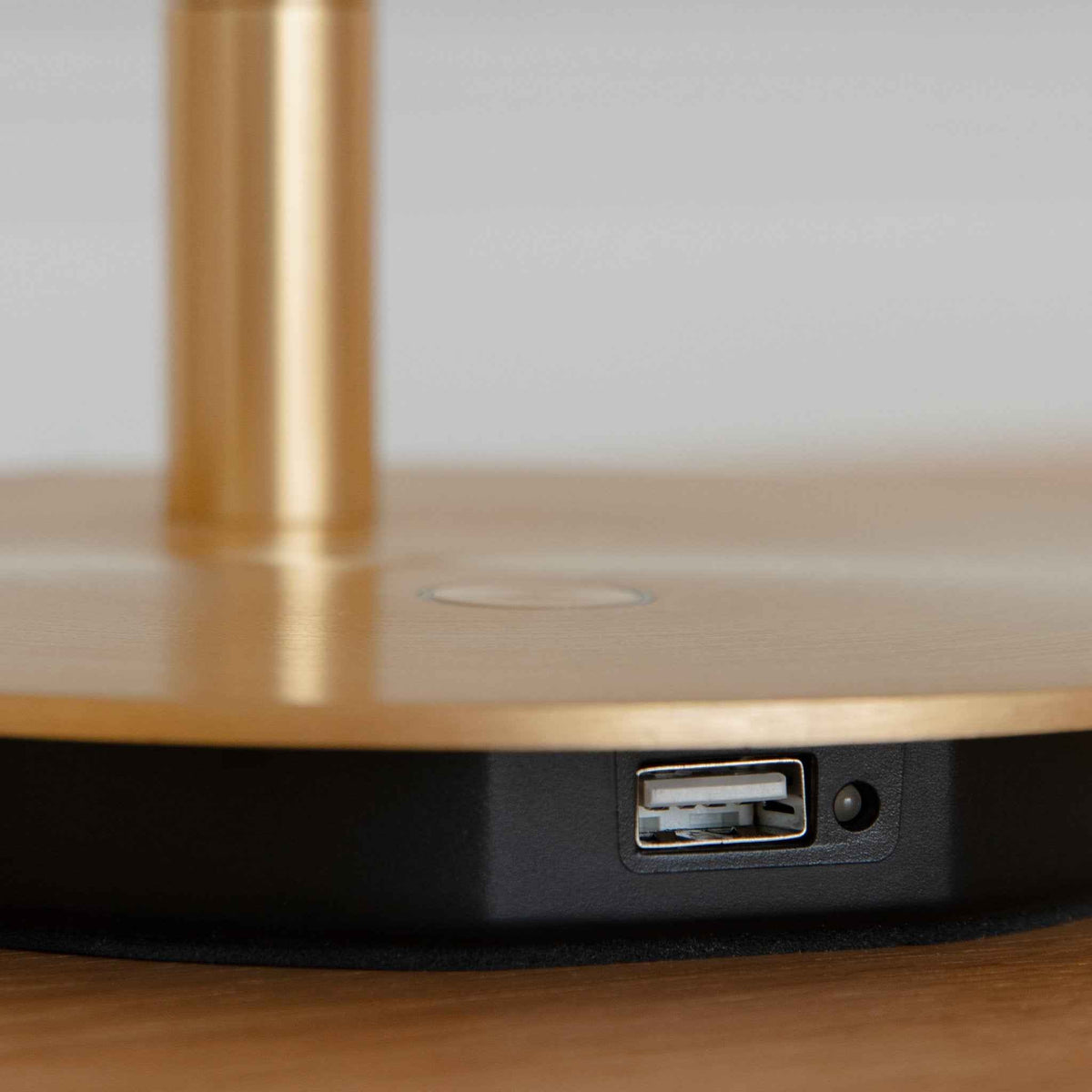 OMNI Table Lamp