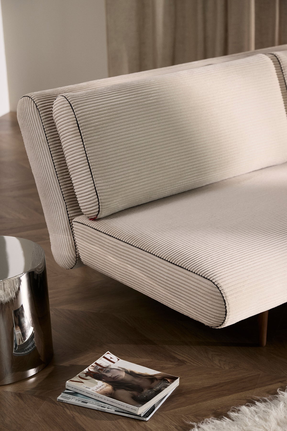 UNFURL LOUNGER Sofa Bed by Innovation Living, interior