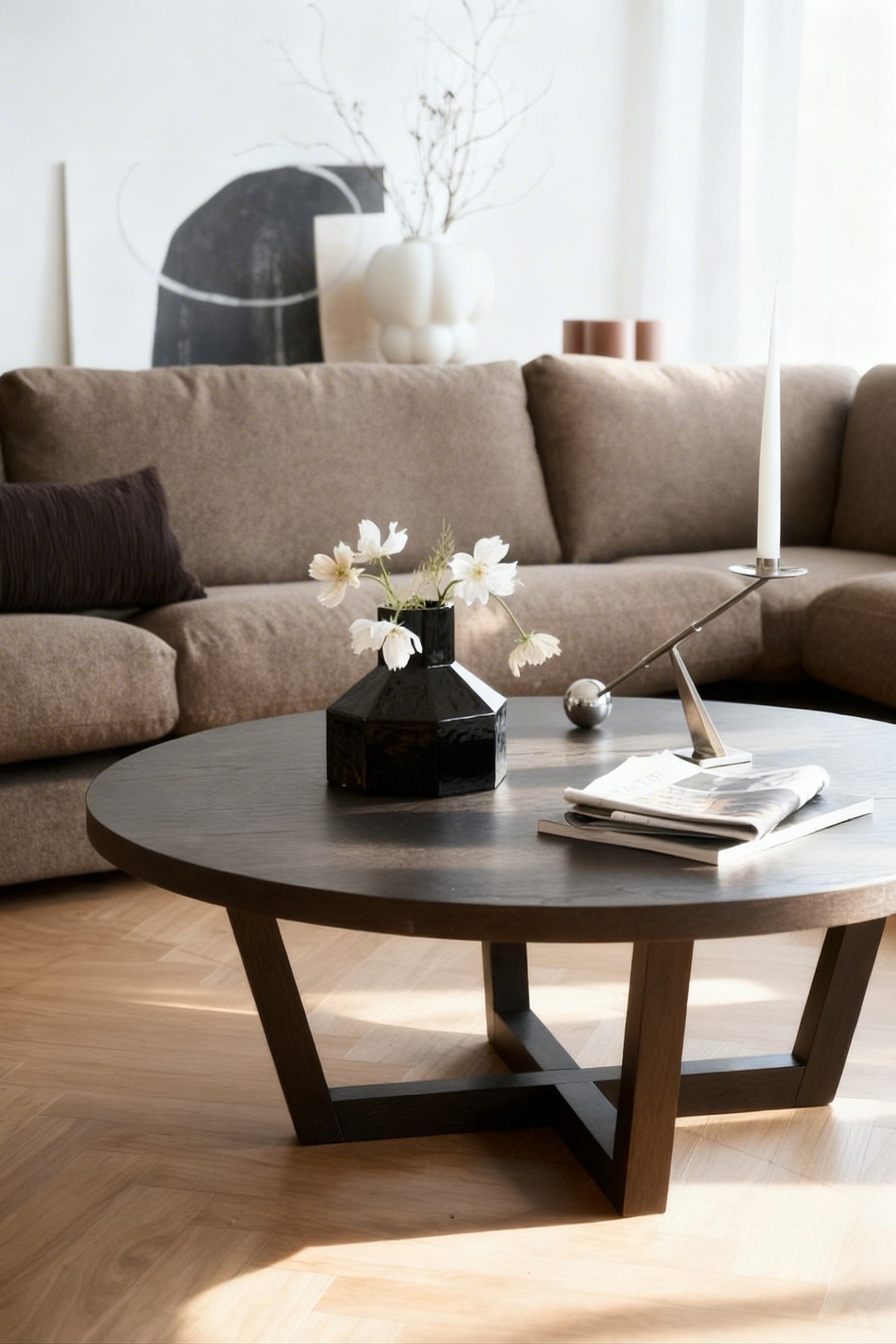 Boxford Round Coffee Table Ø110 cm – room setting