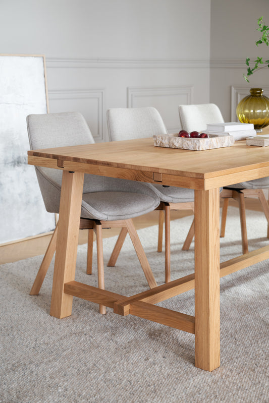 BROOKLYN OAK Dining Table 220/320CM – room setting