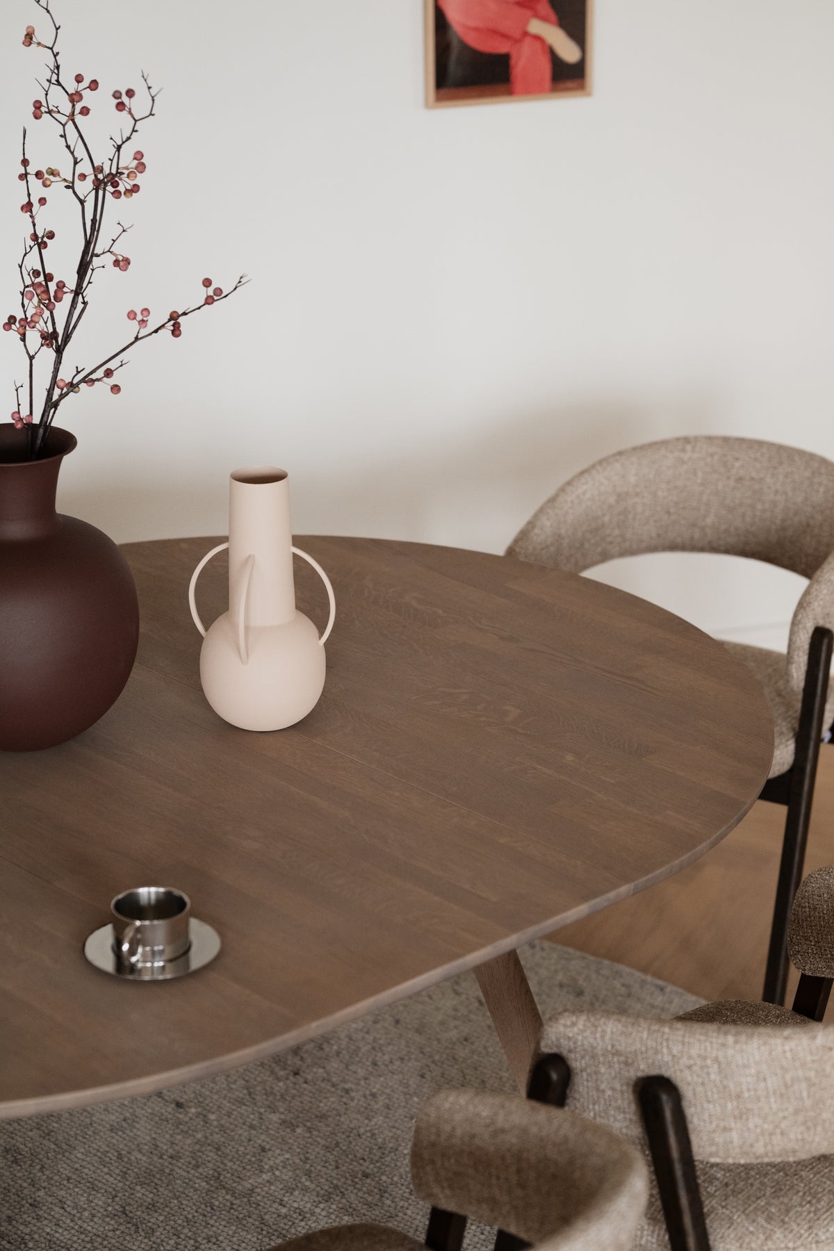 Clapperton Round Extendable Dining Table 140 cm – room setting