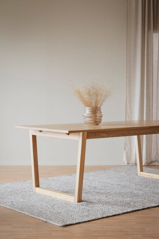 COLONSAY Extending Table 215/315CM – room setting
