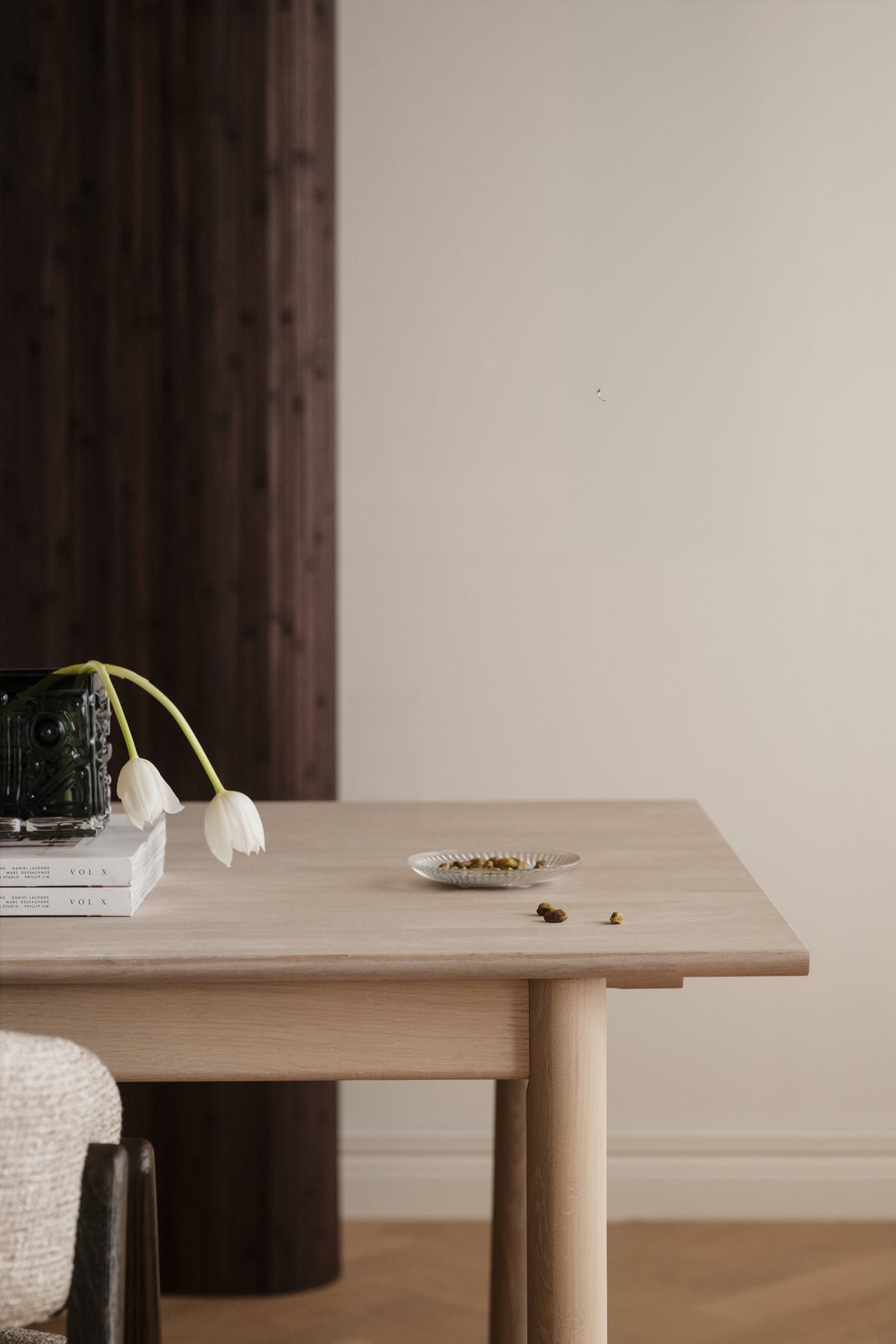 Derrymore Dining Table 205 x 90 cm – room setting