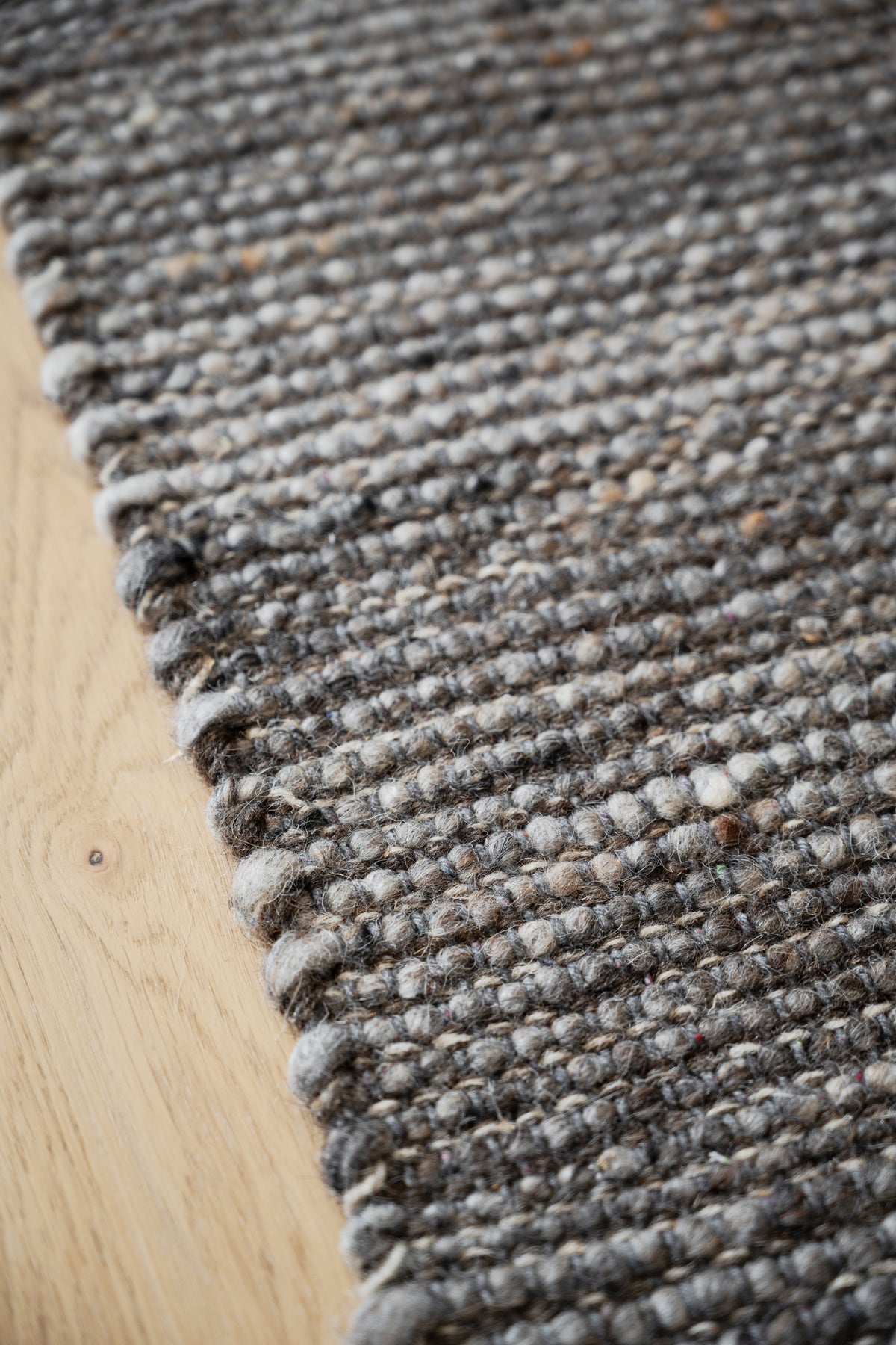 Donegal Wool Rug 240 x 340 cm