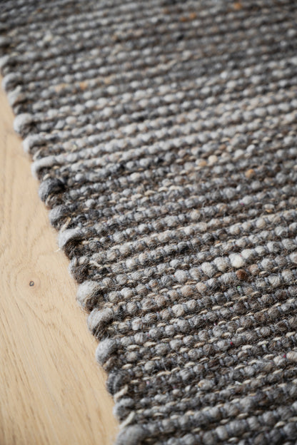 Donegal Wool Rug 240 x 340 cm