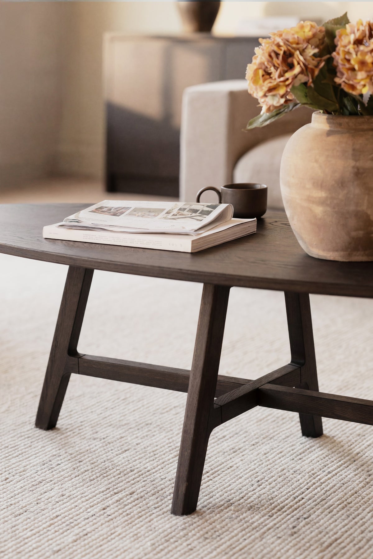 Dumbarton Oval Coffee Table 146 x 58 cm