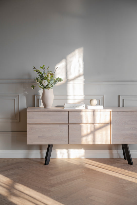 FRED Oak Sideboard 170CM – room setting