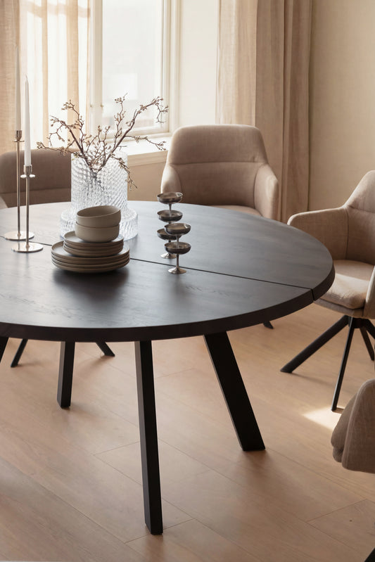 FRED Round Dark Brown Oak Table 160CM – room setting