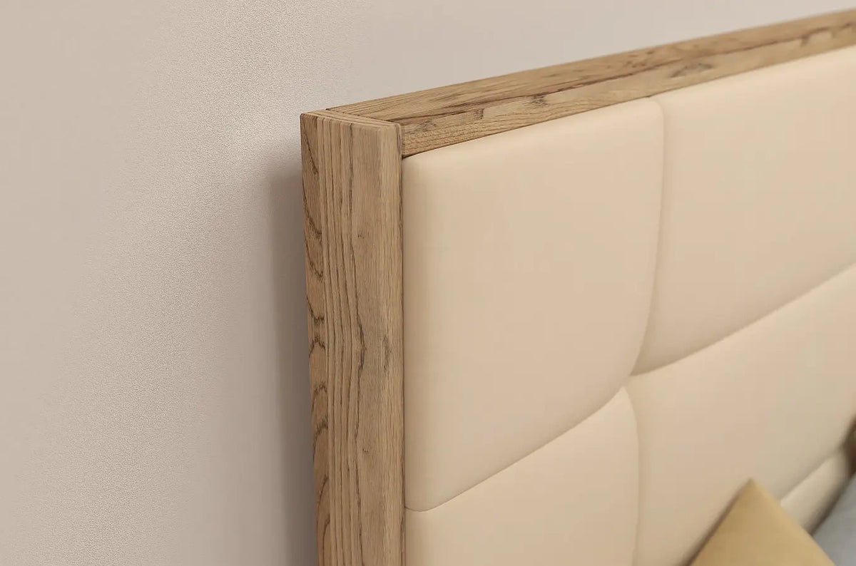 FRIDA Oak Bed
