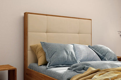 FRIDA Oak Bed