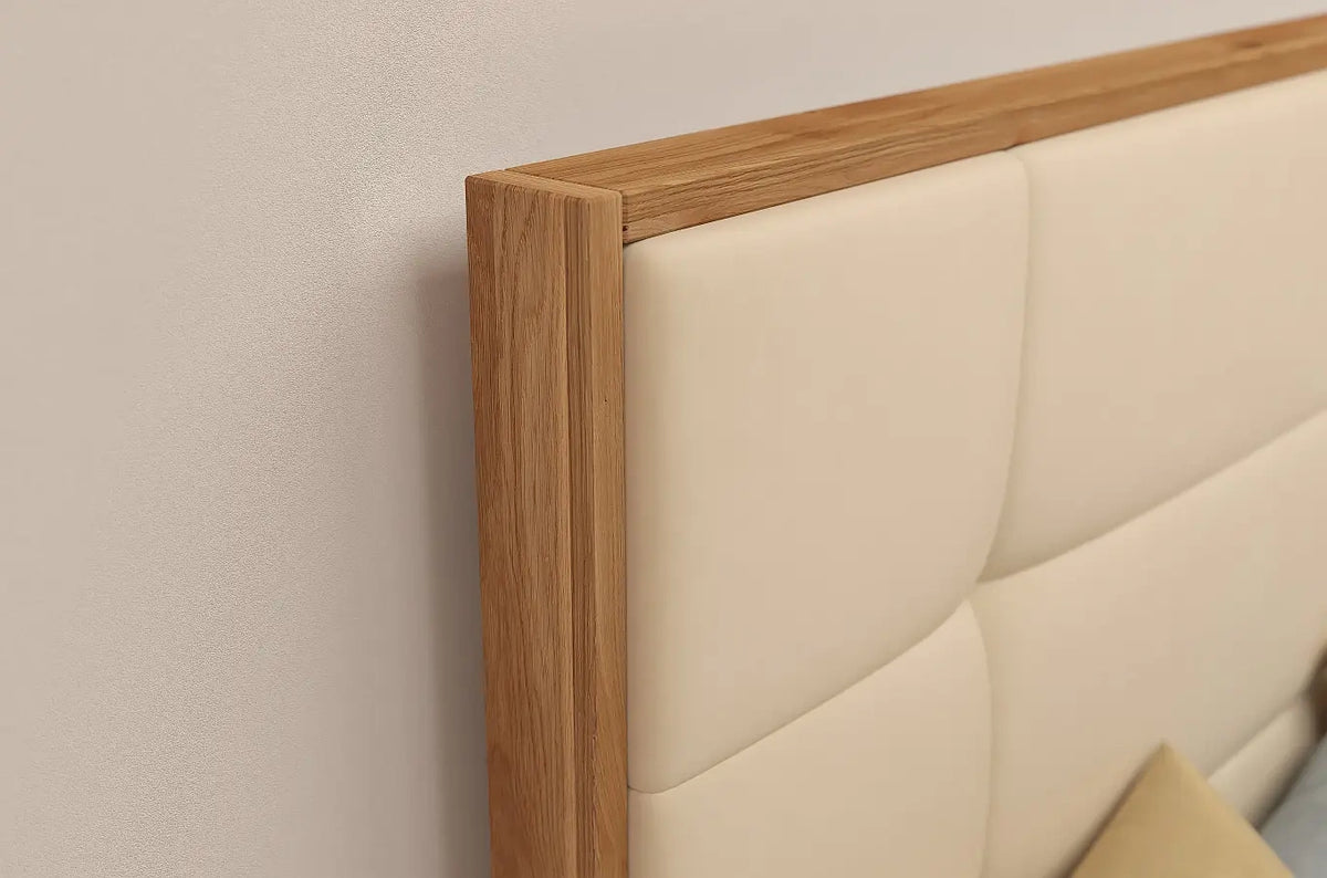 FRIDA Oak Bed