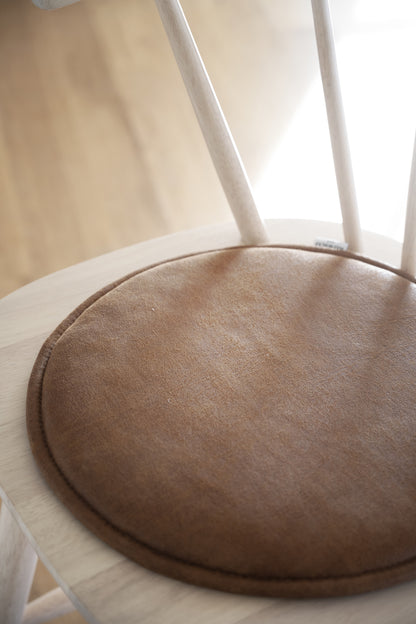 Fulton Round Seat Cushion Ø38 cm – room setting