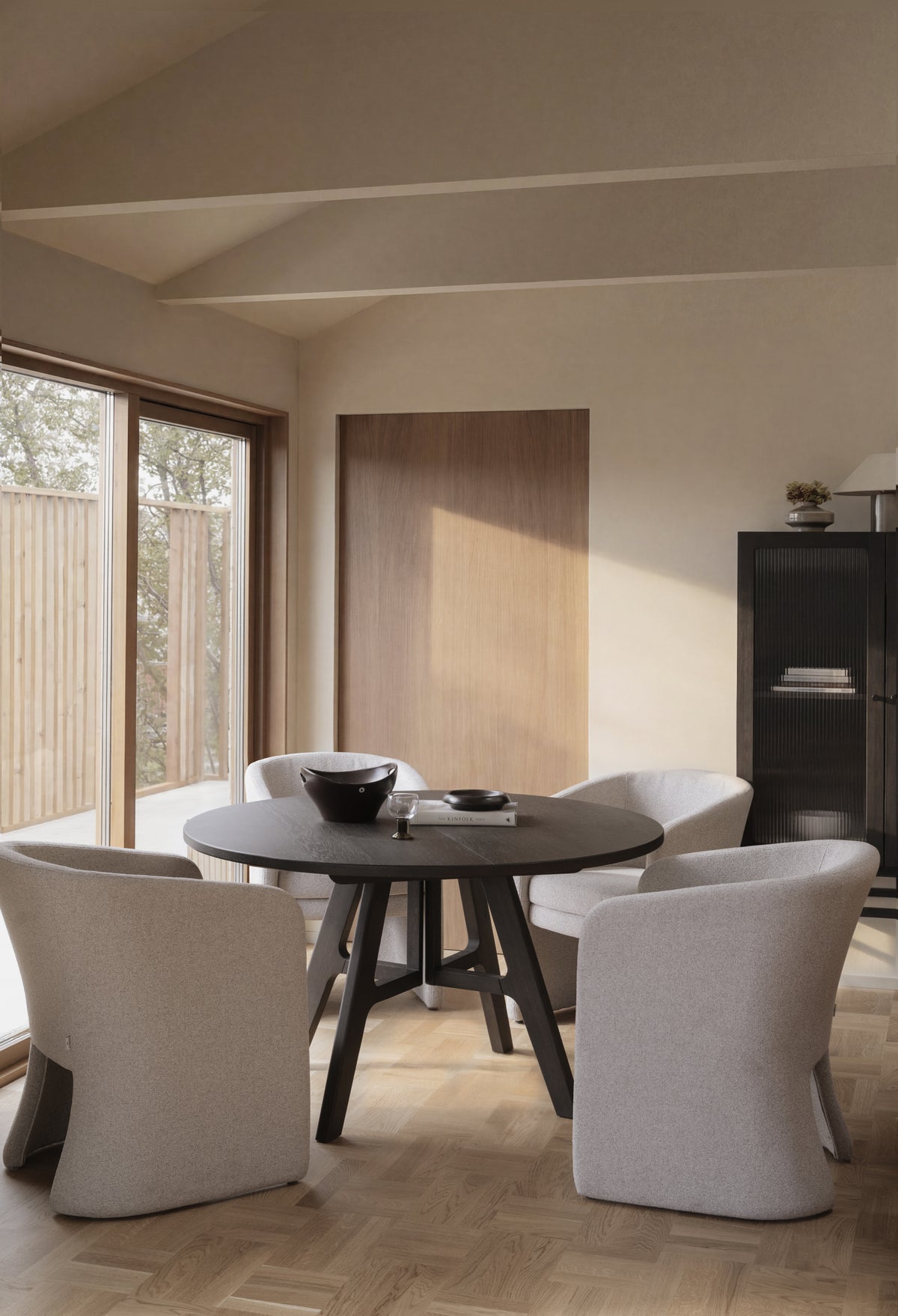 Stockbridge Round Extendable Dining Table 130 cm