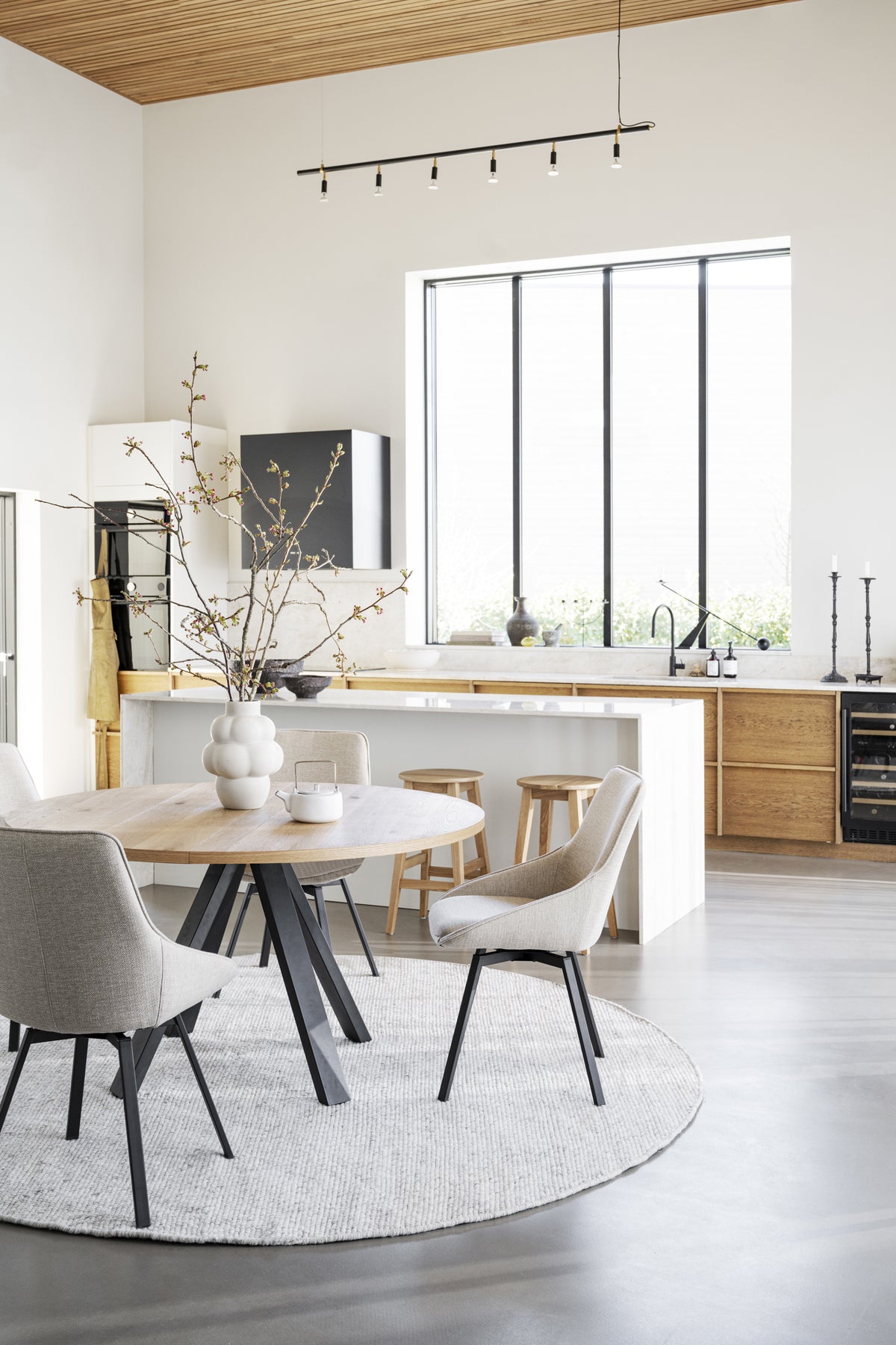 Maddock Round Extendable Dining Table Ø135 cm