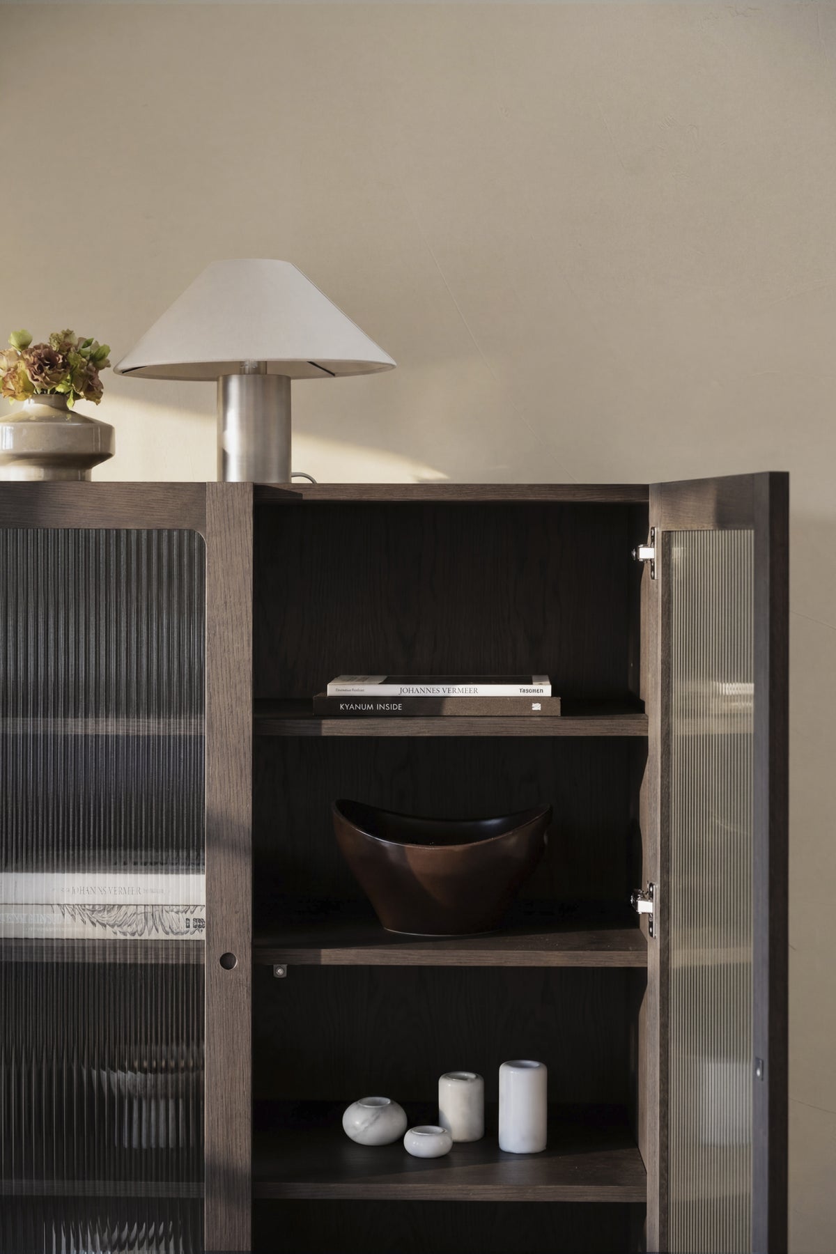 Meadowbrook Display Cabinet 95 x 160 cm – room setting