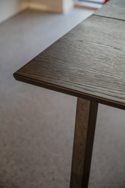 Melfort Dining Table 180 x 90 cm – Brown Oak – room setting