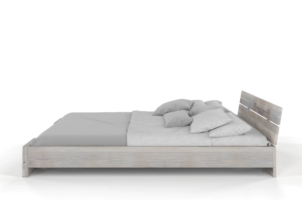 SANDEMO Oak Bed