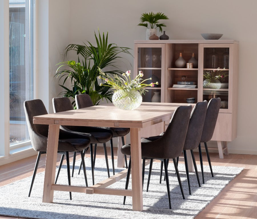 Limewash oak discount dining table
